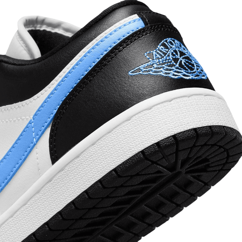 Tênis Air Jordan 1 Low "Black University Blue" Preto / Azul