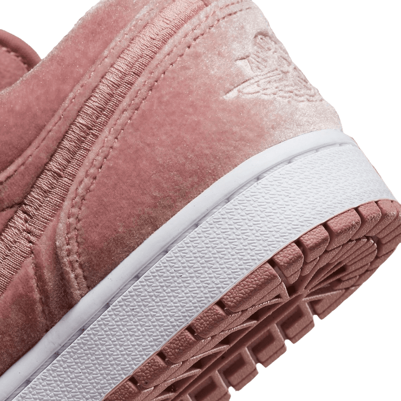 Tênis Air Jordan 1 Low "Pink Velvet" Rosa