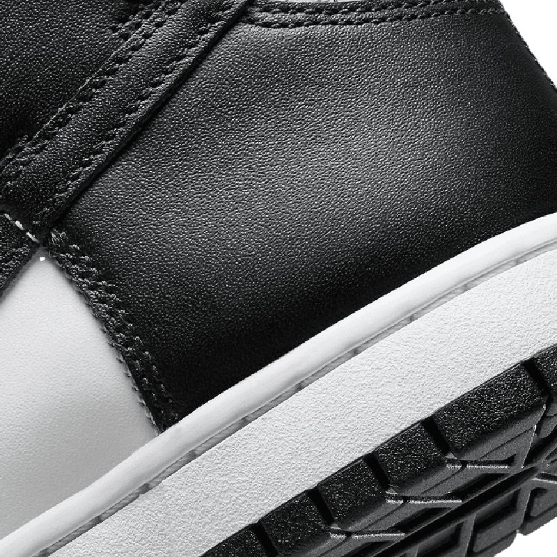 Tênis Dunk High "Black White" Feminino Preto / Branco