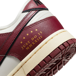 Tênis Dunk Low Just Do It "Team Red" Feminino Vinho