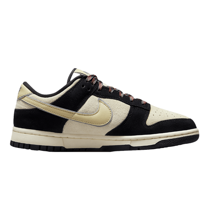 Tênis Dunk Low LX "Black Team Gold" Preto