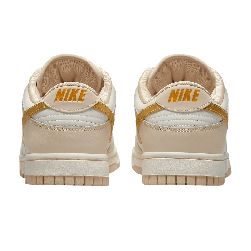 Tênis Dunk Low "Metallic Gold" Feminino Dourado