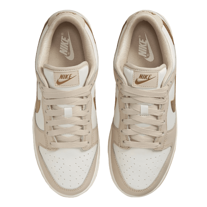 Tênis Dunk Low "Metallic Gold" Feminino Dourado