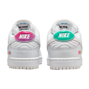 Tênis Dunk Low SB "Betrue" Branco