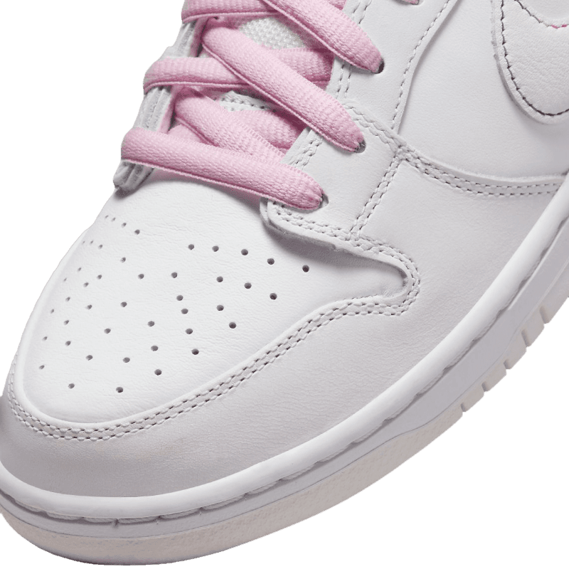 Tênis Dunk Low SB "Betrue" Branco