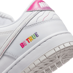 Tênis Dunk Low SB "Betrue" Branco
