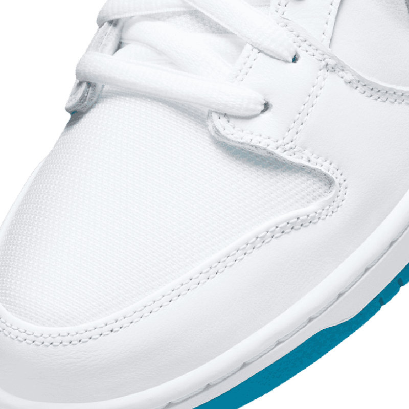 Tênis Dunk Low SB "Laser Blue" Branco