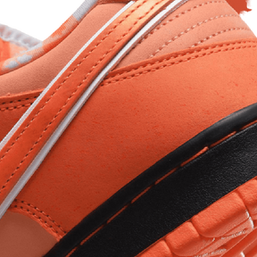 Tênis Dunk Low SB "Orange Lobster" Laranja