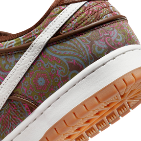 Tênis Dunk Low SB "Paisley Brown" Marrom