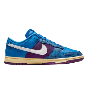 Tênis Dunk Low "Undefeated On It" Azul