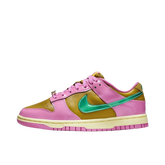Tênis Dunk Low x Parris Goebel "Playful Pink"