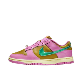 Tênis Dunk Low x Parris Goebel "Playful Pink"