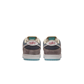 Tênis Dunk Low SB "Big Money Savings" Marrom