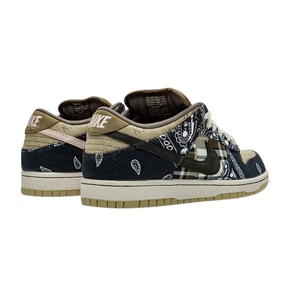 Tênis Dunk Low SB x Travis Scott Cactus Jack