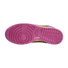 Tênis Dunk Low x Parris Goebel "Playful Pink"