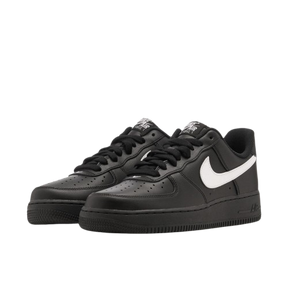 Tênis Air Force 1 Low "Black White" Preto / Branco