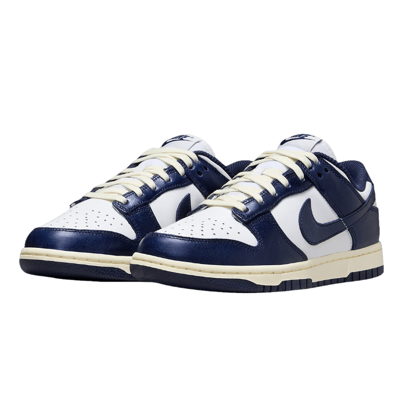 Tênis Dunk Low "Midnight Navy and White" Feminino Azul