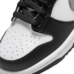 Tênis Dunk Low "Black/White Metallic" Feminino